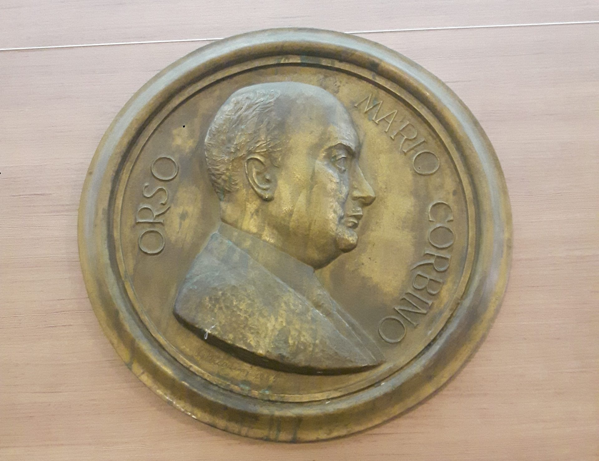 Orso%20Mario%20Corbino%27s%20medallion%2C%20Museo%20della%20Radiologia%2C%20Palermo%20-%2002.jpg